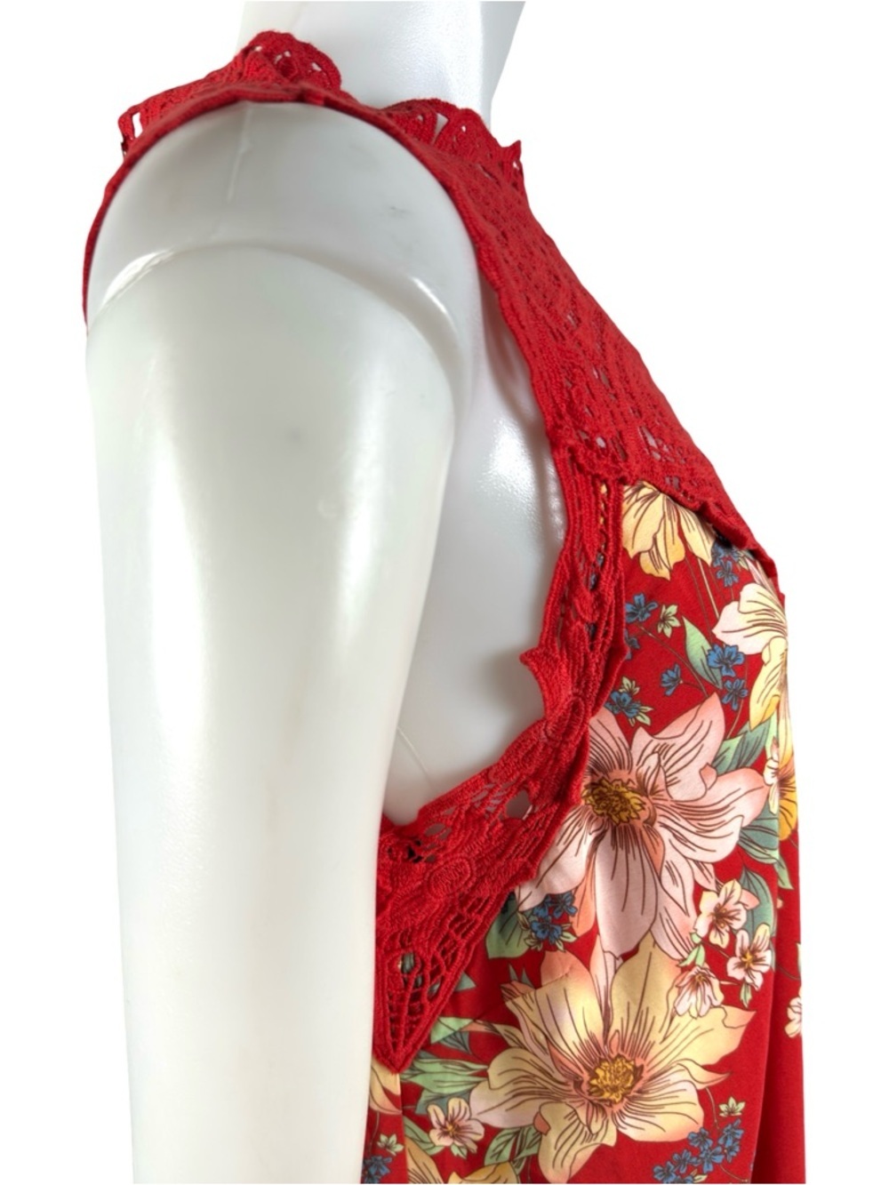 Miss Me Floral Red Sleeveless Crochet Mini Dress Size L - Picture 6 of 9